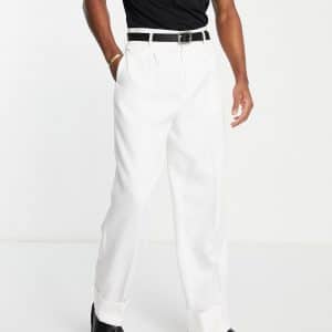 ASOS DESIGN - Højtaljede hvide bukser med vide ben og opsmøg